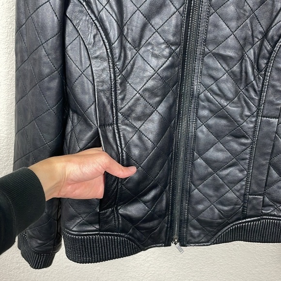 Truth and Pride Diamond Quilted Leather Biker Bomber Jacket Full Zip Sz M - Picture 4 of 12